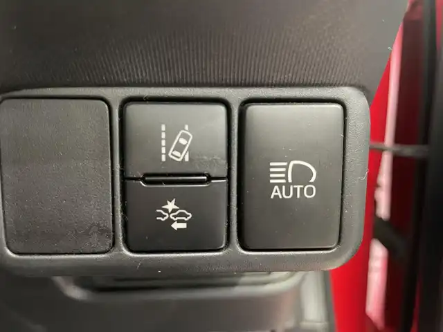 トヨタ アクア G 鹿児島県 2016(平28)年 4.5万km スーパーレッドⅤ ・ナビ（ワンセグＴＶ・ＢＴ・ＦＭ・ＡＭ・ＣＤ・ＤＶＤ・ＳＤ）/・バックカメラ　/・ＥＴＣ　/・前方ドラレコ　/・クルーズコントロール　/・オートマチックハイビーム　/・レーンキープアシスト　/・衝突軽減ブレーキ/・DN席シートヒーター/・スペアキー