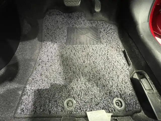 トヨタ アクア G 鹿児島県 2016(平28)年 4.5万km スーパーレッドⅤ ・ナビ（ワンセグＴＶ・ＢＴ・ＦＭ・ＡＭ・ＣＤ・ＤＶＤ・ＳＤ）/・バックカメラ　/・ＥＴＣ　/・前方ドラレコ　/・クルーズコントロール　/・オートマチックハイビーム　/・レーンキープアシスト　/・衝突軽減ブレーキ/・DN席シートヒーター/・スペアキー