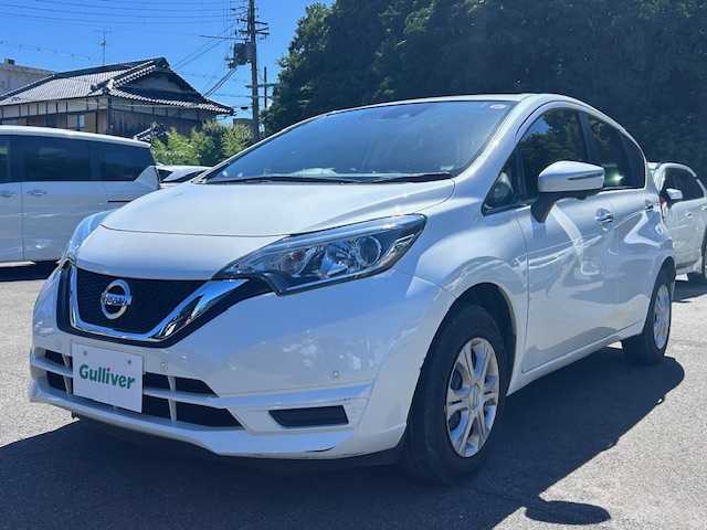 日産 ノート X 大阪府 2018(平30)年 3万km ブリリアントホワイトパール ナビ　/フルセグ　/Bluetooth　/全方位カメラ　/デジタルインナーミラー　/前後コーナーセンサー　/LEDヘッドライト　/オートライト　/ETC　/スマートキー　/フロアーマット