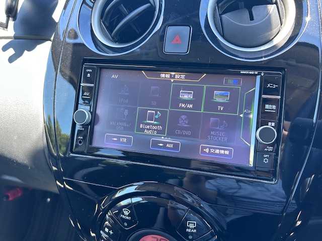 日産 ノート X 大阪府 2018(平30)年 3万km ブリリアントホワイトパール ナビ　/フルセグ　/Bluetooth　/全方位カメラ　/デジタルインナーミラー　/前後コーナーセンサー　/LEDヘッドライト　/オートライト　/ETC　/スマートキー　/フロアーマット