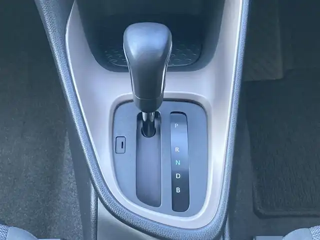 トヨタ ヤリス ハイブリッド Z 千葉県 2021(令3)年 1.9万km シアンM 純正8インチナビ/(BT FM AM)/バックカメラ/衝突被害軽減システム/車線逸脱警報/クルーズコントロール/横滑り防止装置/ビルトインETC/前後ドライブレコーダー/アイドリングストップ/LEDヘッドライト/オートライト/ウィンカーミラー/電動格納ミラー/社外15インチAW/シートヒーター/シートリフター/プッシュスタート/スマートキー/スペアキー/取扱説明書/保証書