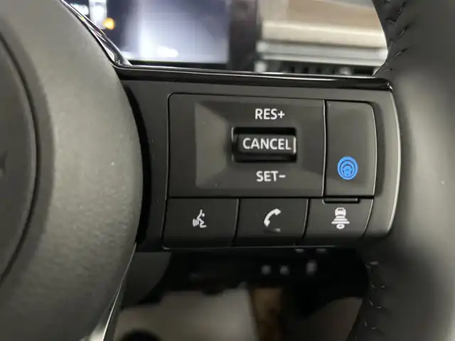日産 セレナ e－パワー ハイウェイスター V 香川県 2025(令7)年 0.1千km プリズムホワイト プロパイロット/純正12.3インチナビ/アラウンドビューモニター/バックカメラ/両側ハンズフリーオートスライド/インテリジェントルームミラー/革巻きステアリング/ステアリングリモコン/LEDライト/電動パーキングブレーキ/BSM/スマートキー/プッシュスタート/リアサンシェード