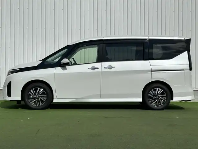 日産 セレナ e－パワー ハイウェイスター V 香川県 2025(令7)年 0.1千km プリズムホワイト プロパイロット/純正12.3インチナビ/アラウンドビューモニター/バックカメラ/両側ハンズフリーオートスライド/インテリジェントルームミラー/革巻きステアリング/ステアリングリモコン/LEDライト/電動パーキングブレーキ/BSM/スマートキー/プッシュスタート/リアサンシェード
