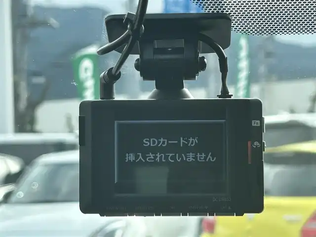 トヨタ アクア G 愛媛県 2022(令4)年 2.1万km シルバーM アラウンドビューモニター/純正ナビ/Bluetooth/USB/ETC/前後録画ドライブレコーダー/トヨタセーフティセンス/プリクラッシュセーフティ/レーンキープアシストシステム/パーキングブレーキサポート/レーダークルーズコントロール/オートマチックハイビーム/前後クリアランスソナー/革巻きステアリング/ステアリングスイッチ/ステアリングヒーター/D＋N席シートヒーター/LEDヘッドライト/オートライト/純正フロアマット/純正ホイールキャップ/プッシュスタート/スマートキー/スペアキー１本