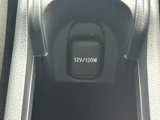 トヨタ アクア G 愛媛県 2022(令4)年 2.1万km シルバーM アラウンドビューモニター/純正ナビ/Bluetooth/USB/ETC/前後録画ドライブレコーダー/トヨタセーフティセンス/プリクラッシュセーフティ/レーンキープアシストシステム/パーキングブレーキサポート/レーダークルーズコントロール/オートマチックハイビーム/前後クリアランスソナー/革巻きステアリング/ステアリングスイッチ/ステアリングヒーター/D＋N席シートヒーター/LEDヘッドライト/オートライト/純正フロアマット/純正ホイールキャップ/プッシュスタート/スマートキー/スペアキー１本