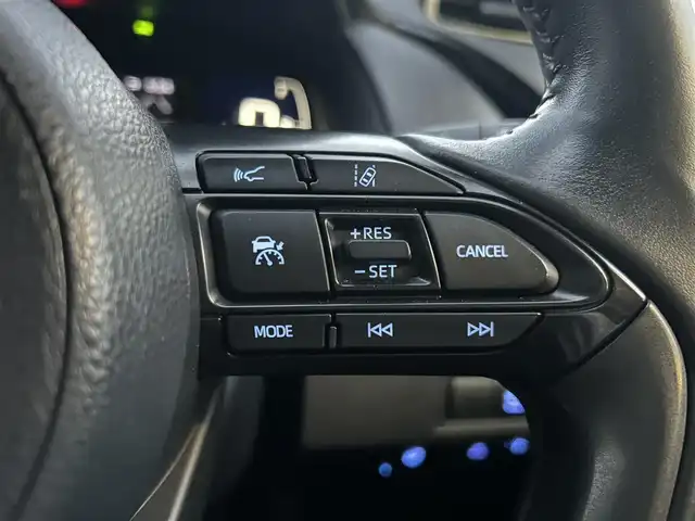 トヨタ アクア G 愛媛県 2022(令4)年 2.1万km シルバーM アラウンドビューモニター/純正ナビ/Bluetooth/USB/ETC/前後録画ドライブレコーダー/トヨタセーフティセンス/プリクラッシュセーフティ/レーンキープアシストシステム/パーキングブレーキサポート/レーダークルーズコントロール/オートマチックハイビーム/前後クリアランスソナー/革巻きステアリング/ステアリングスイッチ/ステアリングヒーター/D＋N席シートヒーター/LEDヘッドライト/オートライト/純正フロアマット/純正ホイールキャップ/プッシュスタート/スマートキー/スペアキー１本