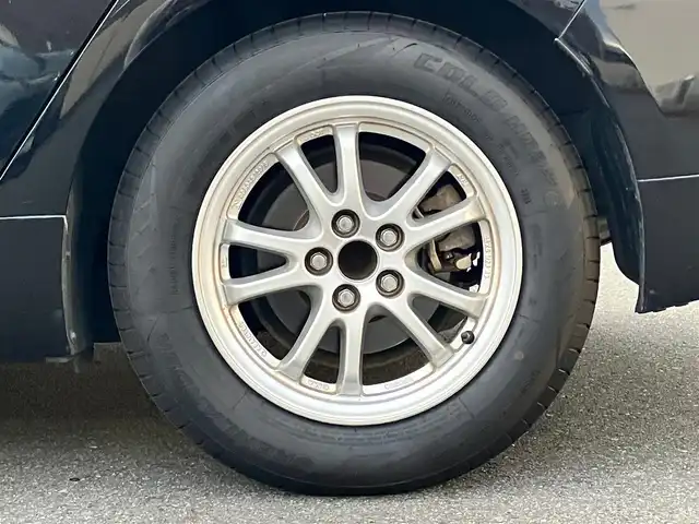 トヨタ プリウス S 静岡県 2018(平30)年 6.9万km アティチュードブラックマイカ 純正ナビ(CD/DVD/BTフルセグ)/バックカメラ/ETC/USB入力端子/エンジンスタートボタン/パワーステアリング/パワーウィンドウ/取扱説明書/アイドリングストップ/スマートキー/オートエアコン/スペアキー１本/純正フロアマット/ABS/横滑り防止装置/オートライト/W+サイドエアバック/カーテンエアバック/衝突軽減システム/シフト延長/純正ホイールキャップ３つ車載、１つ不足