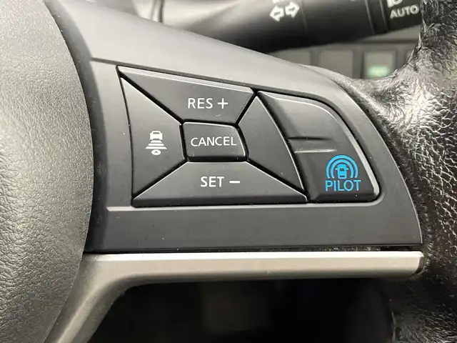 日産 セレナ ハイウェイスター プロパイロットED 栃木県 2016(平28)年 6.7万km ダイヤモンドブラック 2トーン 純正ナビ(MM516D-L)/(フルセグTV・Bluetooth・CD・DVD・Blu-ray・SD・USB)/後席モニター/プロパイロット/衝突軽減ブレーキ/レーンキープアシスト/オートクルーズコントロール/前後コーナーセンサー/バックカメラ/シルバールーフ2トーン/両側パワースライドドア/電動パーキングブレーキ/オートホールド/LEDヘッドライト/オートライト/フロントフォグランプ/前席シートヒーター/アイドリングストップ/純正アルミホイール/純正フロアマット/ビルトインETC/スマートキー