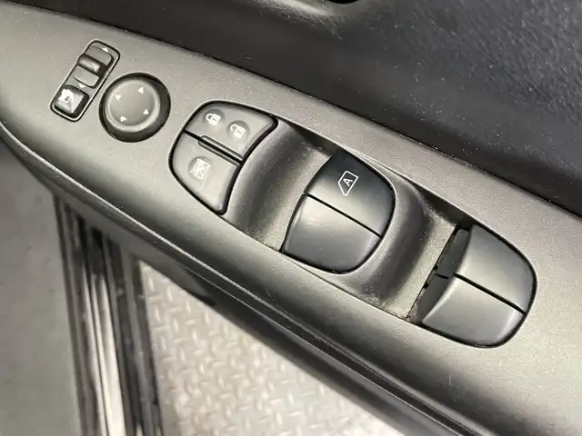 日産 セレナ ハイウェイスター プロパイロットED 栃木県 2016(平28)年 6.7万km ダイヤモンドブラック 2トーン 純正ナビ(MM516D-L)/(フルセグTV・Bluetooth・CD・DVD・Blu-ray・SD・USB)/後席モニター/プロパイロット/衝突軽減ブレーキ/レーンキープアシスト/オートクルーズコントロール/前後コーナーセンサー/バックカメラ/シルバールーフ2トーン/両側パワースライドドア/電動パーキングブレーキ/オートホールド/LEDヘッドライト/オートライト/フロントフォグランプ/前席シートヒーター/アイドリングストップ/純正アルミホイール/純正フロアマット/ビルトインETC/スマートキー