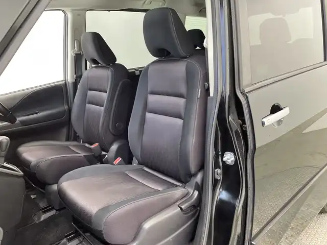 日産 セレナ ハイウェイスター プロパイロットED 栃木県 2016(平28)年 6.7万km ダイヤモンドブラック 2トーン 純正ナビ(MM516D-L)/(フルセグTV・Bluetooth・CD・DVD・Blu-ray・SD・USB)/後席モニター/プロパイロット/衝突軽減ブレーキ/レーンキープアシスト/オートクルーズコントロール/前後コーナーセンサー/バックカメラ/シルバールーフ2トーン/両側パワースライドドア/電動パーキングブレーキ/オートホールド/LEDヘッドライト/オートライト/フロントフォグランプ/前席シートヒーター/アイドリングストップ/純正アルミホイール/純正フロアマット/ビルトインETC/スマートキー