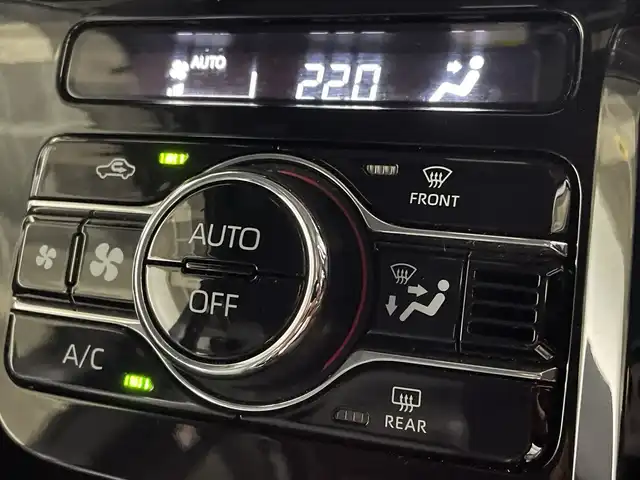ダイハツ タント カスタム RS 福岡県 2019(令1)年 2.6万km ブラックマイカメタリック/シャイニングホワイトパール 純正ナビ9型/（BT/CD/DVD/AM/FM/iPod/SD）/フルセグTV/ETC/コーナーセンサー前後/レーンキープアシスト/ハンドル支援　/パーキングアシスト/先行車発信お知らせ機能/標識認識機能/衝突被害軽減システム/横滑り防止/運転席ロングスライド/レーダークルーズコントロール/ステアリングスイッチ/全方位カメラ/両側パワースライド/ハーフレザー/オートライト/オートハイビーム/純正フロアマット/純正15インチアルミ/ドアバイザー/スマートキー/取説