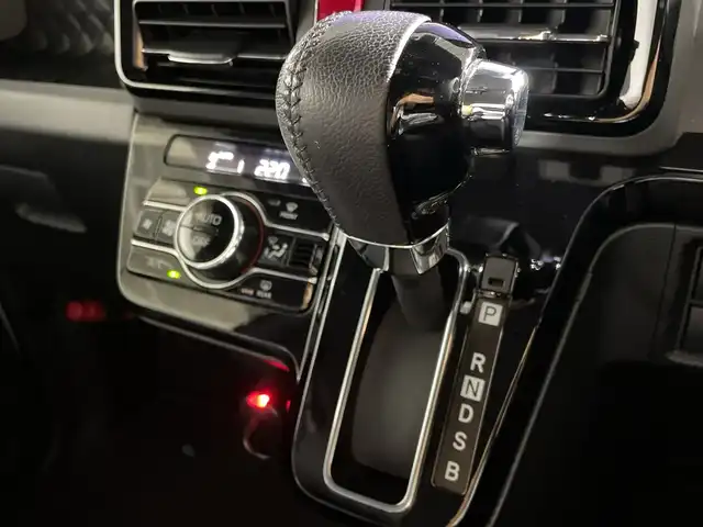 ダイハツ タント カスタム RS 福岡県 2019(令1)年 2.6万km ブラックマイカメタリック/シャイニングホワイトパール 純正ナビ9型/（BT/CD/DVD/AM/FM/iPod/SD）/フルセグTV/ETC/コーナーセンサー前後/レーンキープアシスト/ハンドル支援　/パーキングアシスト/先行車発信お知らせ機能/標識認識機能/衝突被害軽減システム/横滑り防止/運転席ロングスライド/レーダークルーズコントロール/ステアリングスイッチ/全方位カメラ/両側パワースライド/ハーフレザー/オートライト/オートハイビーム/純正フロアマット/純正15インチアルミ/ドアバイザー/スマートキー/取説