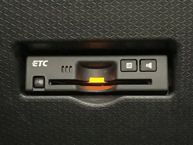 ダイハツ タント カスタム RS 福岡県 2019(令1)年 2.6万km ブラックマイカメタリック/シャイニングホワイトパール 純正ナビ9型/（BT/CD/DVD/AM/FM/iPod/SD）/フルセグTV/ETC/コーナーセンサー前後/レーンキープアシスト/ハンドル支援　/パーキングアシスト/先行車発信お知らせ機能/標識認識機能/衝突被害軽減システム/横滑り防止/運転席ロングスライド/レーダークルーズコントロール/ステアリングスイッチ/全方位カメラ/両側パワースライド/ハーフレザー/オートライト/オートハイビーム/純正フロアマット/純正15インチアルミ/ドアバイザー/スマートキー/取説