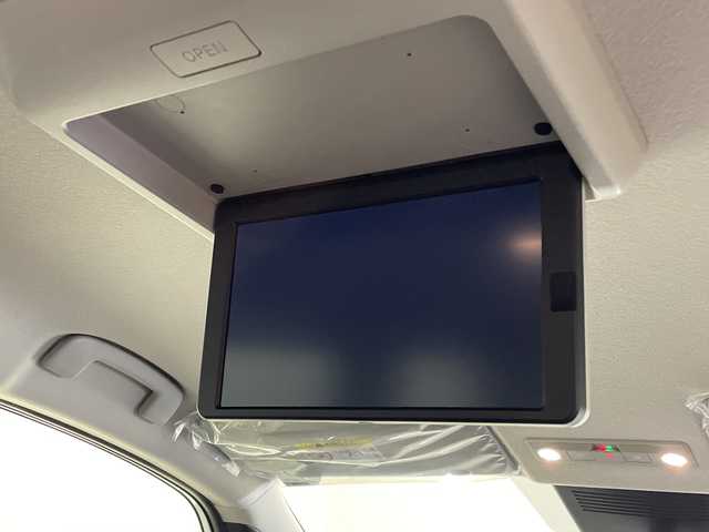 日産 セレナ e－パワー ハイウェイスター V 愛媛県 2025(令7)年 0.1千km パールⅡ e-POWER　ハイウエイスターV　ヘッドランプ オートレベライザー+アダプティブLEDヘッドライトシステム+インテリジェント アラウンドビューモニター（移動物 検知機能付）+インテリジェント ルームミラー+アドバンスドドライブアシストディスプレイ（12.3インチカラーディスプレイ）+統合型インターフェースディスプレイ+ワイヤレス充電器+6スピーカー+NissanConnectナビゲーションシステム（地デジ内蔵）+車載通信ユニット（TCU［Telematics Control Unit］）+ETC2.0ユニット（ビルトインタイプ）+ドライブレコーダー（前後セット）+プロパイロット（ナビリンク機能付）+プロパイロット緊急停止支援システム（SOSコール機能付）+SOSコール（488/400円）後席専用モニターHDMI NissanConnectナビ付車用(125/400円)/登録済未使用車　純正１２，３型ナビ　フリップダウンモニター　全周囲カメラ　プロパイロット　インテリジェントルームミラー　両側電動スライドドア　前後クリアランスソナー　ＥＴＣ　ＬＥＤヘッドライト　禁煙車