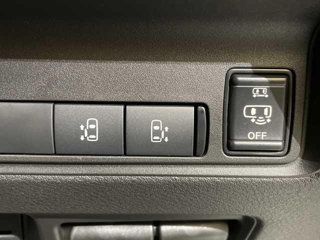 日産 セレナ e－パワー ハイウェイスター V 愛媛県 2025(令7)年 0.1千km パールⅡ e-POWER　ハイウエイスターV　ヘッドランプ オートレベライザー+アダプティブLEDヘッドライトシステム+インテリジェント アラウンドビューモニター（移動物 検知機能付）+インテリジェント ルームミラー+アドバンスドドライブアシストディスプレイ（12.3インチカラーディスプレイ）+統合型インターフェースディスプレイ+ワイヤレス充電器+6スピーカー+NissanConnectナビゲーションシステム（地デジ内蔵）+車載通信ユニット（TCU［Telematics Control Unit］）+ETC2.0ユニット（ビルトインタイプ）+ドライブレコーダー（前後セット）+プロパイロット（ナビリンク機能付）+プロパイロット緊急停止支援システム（SOSコール機能付）+SOSコール（488/400円）後席専用モニターHDMI NissanConnectナビ付車用(125/400円)/登録済未使用車　純正１２，３型ナビ　フリップダウンモニター　全周囲カメラ　プロパイロット　インテリジェントルームミラー　両側電動スライドドア　前後クリアランスソナー　ＥＴＣ　ＬＥＤヘッドライト　禁煙車