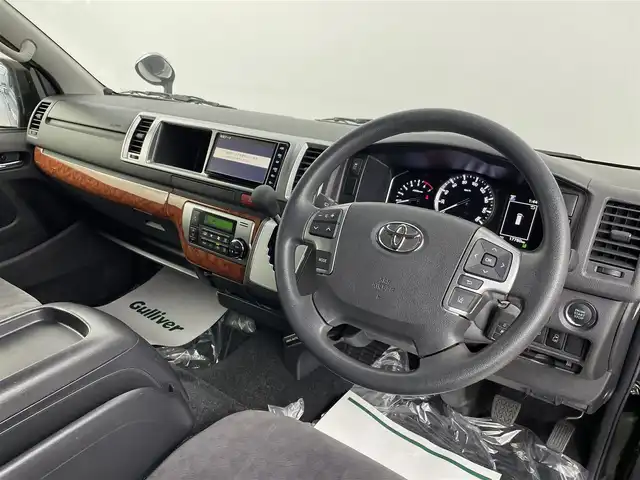 トヨタ ハイエース GL 埼玉県 2022(令4)年 1.8万km ブラックマイカ モデリスタエアロ　純正ナビ　バックカメラ　ドライブレコーダー　１００Ｖ電源　レーンキープアシスト　衝突軽減システム　純正ＬＥＤヘッドライト　片側パワースライド　スマートキー　ＥＴＣ２．０　禁煙車