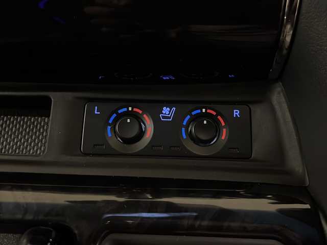 トヨタ アルファード S Cパッケージ 熊本県 2020(令2)年 2万km ブラック 純正ナビ（ラジオ/フルセグ/ＢＴ/ＣＤ/ＤＶＤ/ＵＳＢ）/ＥＴＣ２．０/ドライブレコーダー/レーダークルーズコントロール/サンルーフ/フリップダウンモニター/バックカメラ/両側パワースライドドア/シートヒーター・エアシート/全席パワーシート（メモリシート）/パワーバックドア/ハンドルヒーター/置くだけ充電器/オートハイビーム/レーンキープアシスト/横滑り防止装置/衝突軽減システム/オットマン/デジタルインナーミラー/フロアマット/ドアバイザー/プッシュスタート/スマートキー