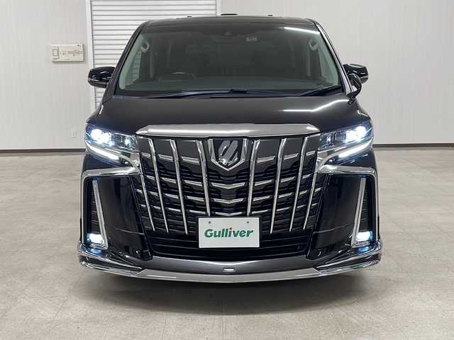 トヨタ アルファード S Cパッケージ 熊本県 2020(令2)年 2万km ブラック 純正ナビ（ラジオ/フルセグ/ＢＴ/ＣＤ/ＤＶＤ/ＵＳＢ）/ＥＴＣ２．０/ドライブレコーダー/レーダークルーズコントロール/サンルーフ/フリップダウンモニター/バックカメラ/両側パワースライドドア/シートヒーター・エアシート/全席パワーシート（メモリシート）/パワーバックドア/ハンドルヒーター/置くだけ充電器/オートハイビーム/レーンキープアシスト/横滑り防止装置/衝突軽減システム/オットマン/デジタルインナーミラー/フロアマット/ドアバイザー/プッシュスタート/スマートキー