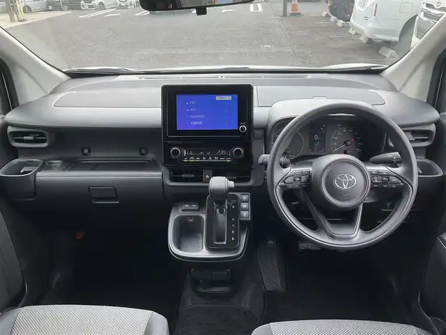 トヨタ シエンタ ハイブリッド G 滋賀県 2024(令6)年 0.6万km ホワイトパールクリスタルシャイン トヨタセーフティセンス/ブラインドスポットモニター/クルーズコントロール/4WD/7人乗り/純正ディスプレイオーディオ/　Bluetooth フルセグテレビ/バックカメラ/ビルトインETC/両側パワースライドドア/ドライブレコーダー/LEDヘッドライト/ブレーキホールド/電動パーキングブレーキ/スペアキー有り/取扱説明書/保証書