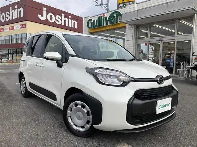 トヨタ シエンタ ハイブリッド G 滋賀県 2024(令6)年 0.6万km ホワイトパールクリスタルシャイン トヨタセーフティセンス/ブラインドスポットモニター/クルーズコントロール/4WD/7人乗り/純正ディスプレイオーディオ/　Bluetooth フルセグテレビ/バックカメラ/ビルトインETC/両側パワースライドドア/ドライブレコーダー/LEDヘッドライト/ブレーキホールド/電動パーキングブレーキ/スペアキー有り/取扱説明書/保証書