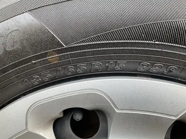 トヨタ シエンタ ハイブリッド G 滋賀県 2024(令6)年 0.6万km ホワイトパールクリスタルシャイン トヨタセーフティセンス/ブラインドスポットモニター/クルーズコントロール/4WD/7人乗り/純正ディスプレイオーディオ/　Bluetooth フルセグテレビ/バックカメラ/ビルトインETC/両側パワースライドドア/ドライブレコーダー/LEDヘッドライト/ブレーキホールド/電動パーキングブレーキ/スペアキー有り/取扱説明書/保証書