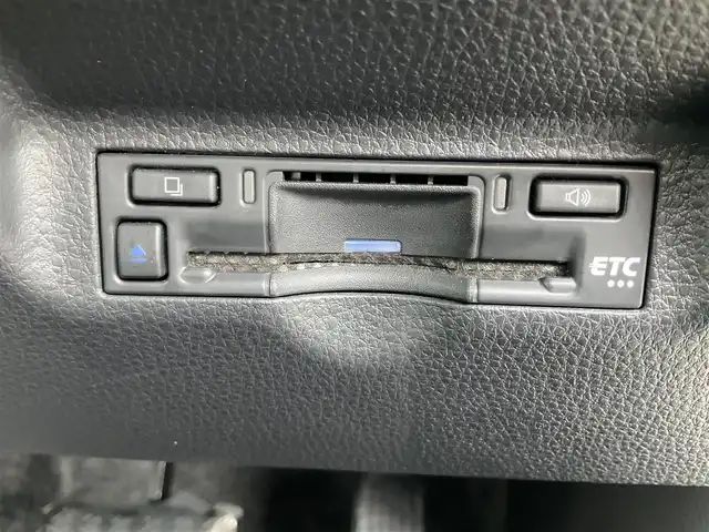 トヨタ シエンタ ハイブリッド G 滋賀県 2024(令6)年 0.6万km ホワイトパールクリスタルシャイン トヨタセーフティセンス/ブラインドスポットモニター/クルーズコントロール/4WD/7人乗り/純正ディスプレイオーディオ/　Bluetooth フルセグテレビ/バックカメラ/ビルトインETC/両側パワースライドドア/ドライブレコーダー/LEDヘッドライト/ブレーキホールド/電動パーキングブレーキ/スペアキー有り/取扱説明書/保証書