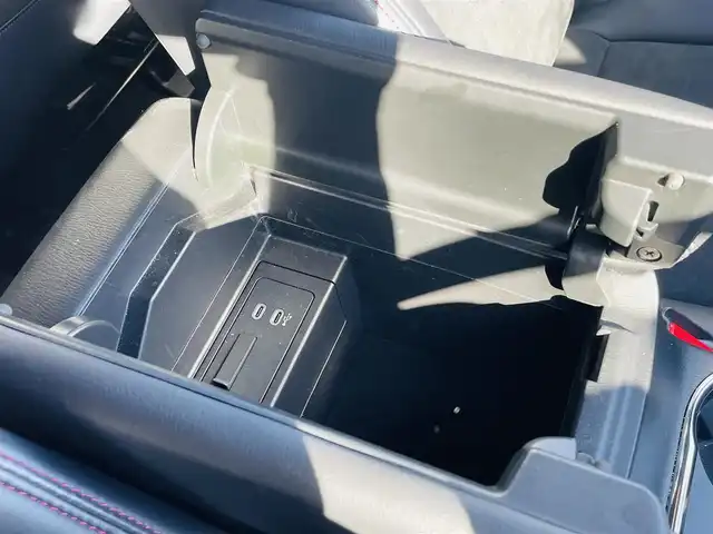 マツダ ＣＸ－８ XD ブラックトーンエディション 熊本県 2023(令5)年 2万km ポリメタルグレーM 純正ナビ/・AM/FM/USB/BT/SD/・アップルカープレイ/アンドロイドオート/・フルセグTV/スマートシティブレーキサポート/AT誤発進抑制装置/レーンキープアシストサポート/クルージング＆トラフィックサポート/ブラインドスポットモニター/360°ビュー/ハイビームコントロールシステム/ヘッドアップディスプレイ/置くだけ充電/前席パワーシート/前席シートヒーター/LEDヘッドライト/ETC2.0/パワーバックドア/革巻きステアリング/ステアリングスイッチ/電動パーキングブレーキ/オートホールドブレーキ/社外コイルマット/純正アルミホイール/電動格納ミラー/ウインカーミラー