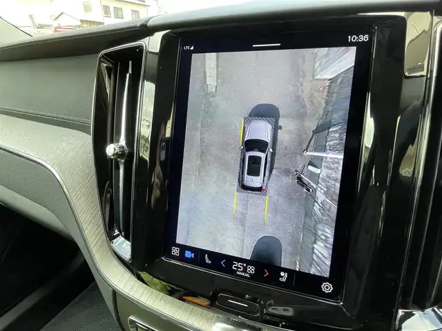 ボルボ ボルボ ＸＣ６０ B5 AWD インスクリプション 静岡県 2021(令3)年 3.6万km シルバー シルバードーン/ヘッドアップディスプレイ/黒革シート/メモリー付きパワーシート/全席シートヒーター/ンharman/kardonプレミアムサウンド・オーディオシステム/Googleマップ/純正HDDナビ/(Bluetooth/AppleCarPlay/AndroidAuto)/ USB Type-Cポート/インテリセーフ/・ACC /・LKA/・BLIS/・DAC/ワイヤレス・スマートフォン・チャージ/ フルアクティブハイビーム/ステアリングヒーター/電動リアゲート/360°カメラ/ドライブレコーダー