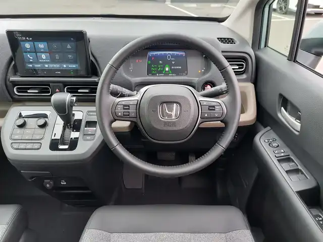 ホンダ フリード AIR EX 東京都 2025(令7)年 0.1万km フィヨルドミストパール Honda SENSING/・衝突軽減ブレーキ/・路外逸脱抑制機能/・車線維持支援システム(LKAS)/・ブラインドスポットインフォメーション/・誤発進抑制機能/・アダプティブクルーズコントロール(ACC)/リアクーラー/純正ディスプレイオーディオ/・AM/FM/HDMI/・Bluetooth/USB/バックカメラ/両側電動スライドドア/コーナーセンサー/LEDヘッドライト/前席シートヒーター/後席サンシェード/USBポート/純正15インチアルミホイール/プッシュスタート/スマートキー