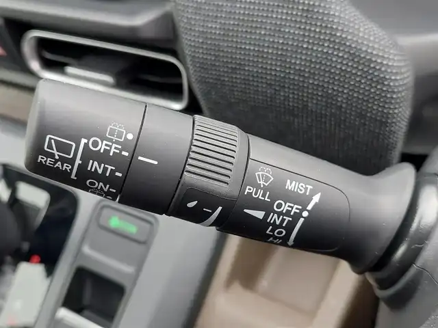 ホンダ フリード AIR EX 東京都 2025(令7)年 0.1万km フィヨルドミストパール Honda SENSING/・衝突軽減ブレーキ/・路外逸脱抑制機能/・車線維持支援システム(LKAS)/・ブラインドスポットインフォメーション/・誤発進抑制機能/・アダプティブクルーズコントロール(ACC)/リアクーラー/純正ディスプレイオーディオ/・AM/FM/HDMI/・Bluetooth/USB/バックカメラ/両側電動スライドドア/コーナーセンサー/LEDヘッドライト/前席シートヒーター/後席サンシェード/USBポート/純正15インチアルミホイール/プッシュスタート/スマートキー