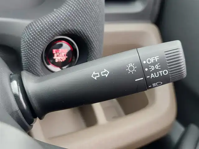 ホンダ フリード AIR EX 東京都 2025(令7)年 0.1万km フィヨルドミストパール Honda SENSING/・衝突軽減ブレーキ/・路外逸脱抑制機能/・車線維持支援システム(LKAS)/・ブラインドスポットインフォメーション/・誤発進抑制機能/・アダプティブクルーズコントロール(ACC)/リアクーラー/純正ディスプレイオーディオ/・AM/FM/HDMI/・Bluetooth/USB/バックカメラ/両側電動スライドドア/コーナーセンサー/LEDヘッドライト/前席シートヒーター/後席サンシェード/USBポート/純正15インチアルミホイール/プッシュスタート/スマートキー