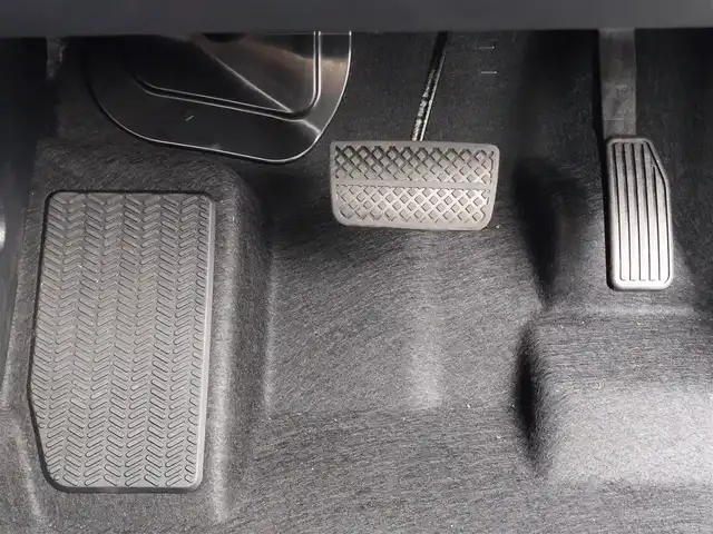 ホンダ フリード AIR EX 東京都 2025(令7)年 0.1万km フィヨルドミストパール Honda SENSING/・衝突軽減ブレーキ/・路外逸脱抑制機能/・車線維持支援システム(LKAS)/・ブラインドスポットインフォメーション/・誤発進抑制機能/・アダプティブクルーズコントロール(ACC)/リアクーラー/純正ディスプレイオーディオ/・AM/FM/HDMI/・Bluetooth/USB/バックカメラ/両側電動スライドドア/コーナーセンサー/LEDヘッドライト/前席シートヒーター/後席サンシェード/USBポート/純正15インチアルミホイール/プッシュスタート/スマートキー