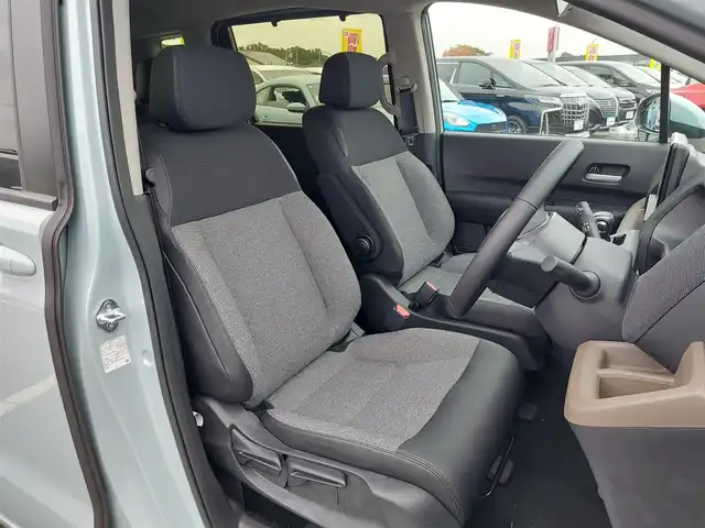 ホンダ フリード AIR EX 東京都 2025(令7)年 0.1万km フィヨルドミストパール Honda SENSING/・衝突軽減ブレーキ/・路外逸脱抑制機能/・車線維持支援システム(LKAS)/・ブラインドスポットインフォメーション/・誤発進抑制機能/・アダプティブクルーズコントロール(ACC)/リアクーラー/純正ディスプレイオーディオ/・AM/FM/HDMI/・Bluetooth/USB/バックカメラ/両側電動スライドドア/コーナーセンサー/LEDヘッドライト/前席シートヒーター/後席サンシェード/USBポート/純正15インチアルミホイール/プッシュスタート/スマートキー