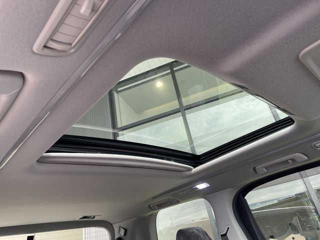 トヨタ アルファード S 愛知県 2020(令2)年 4.1万km ホワイトパールクリスタルシャイン 純正10型ディスプレイオーディオナビ/フリップダウンモニター/サンルーフ/レーダークルーズコントロール/バックカメラ/コーナーセンサー/純正アルミホイール/LEDヘッドライト/リアオートエアコン/オートマチックハイビーム/ETC/ドライブレコーダー/衝突軽減システム/フルセグ/CD DVD/Bluetooth/ステアリングスイッチ/スマートキー/プッシュスタート