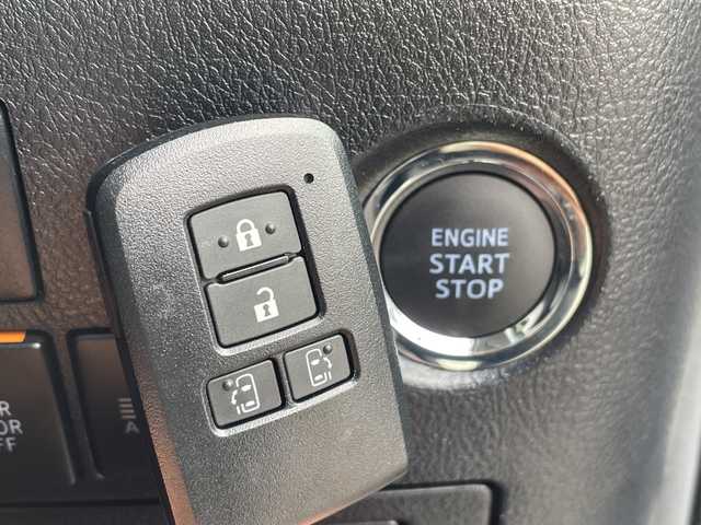 トヨタ アルファード S 愛知県 2020(令2)年 4.1万km ホワイトパールクリスタルシャイン 純正10型ディスプレイオーディオナビ/フリップダウンモニター/サンルーフ/レーダークルーズコントロール/バックカメラ/コーナーセンサー/純正アルミホイール/LEDヘッドライト/リアオートエアコン/オートマチックハイビーム/ETC/ドライブレコーダー/衝突軽減システム/フルセグ/CD DVD/Bluetooth/ステアリングスイッチ/スマートキー/プッシュスタート