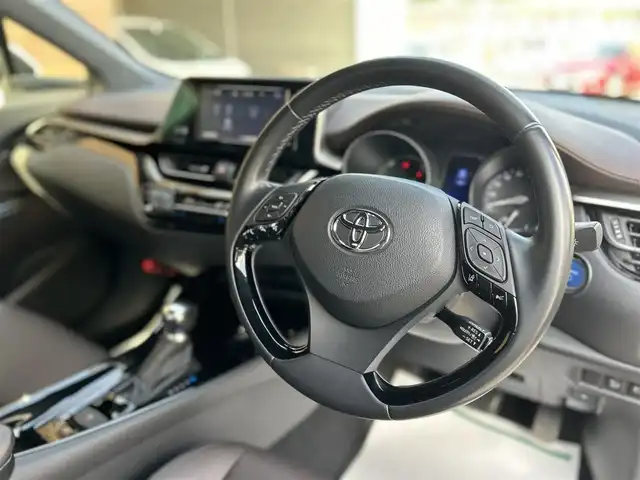 トヨタ Ｃ－ＨＲ G 香川県 2019(平31)年 2.5万km ホワイトパールクリスタルシャイン ワンオーナー/純正SDナビ/フルセグ/CD/DVD/BT/バックカメラ/モデリスタエアロ/社外19インチアルミ/セーフティセンス/レーダークルーズ/オートハイビーム/レーンキープ/ハーフレザーシート/シートヒータ―/ビルトインETC/BSM