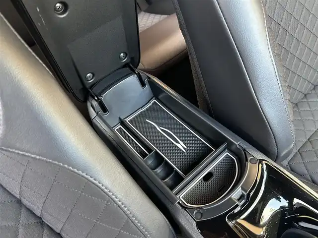 トヨタ Ｃ－ＨＲ G 香川県 2019(平31)年 2.5万km ホワイトパールクリスタルシャイン ワンオーナー/純正SDナビ/フルセグ/CD/DVD/BT/バックカメラ/モデリスタエアロ/社外19インチアルミ/セーフティセンス/レーダークルーズ/オートハイビーム/レーンキープ/ハーフレザーシート/シートヒータ―/ビルトインETC/BSM