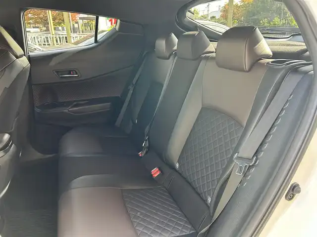 トヨタ Ｃ－ＨＲ G 香川県 2019(平31)年 2.5万km ホワイトパールクリスタルシャイン ワンオーナー/純正SDナビ/フルセグ/CD/DVD/BT/バックカメラ/モデリスタエアロ/社外19インチアルミ/セーフティセンス/レーダークルーズ/オートハイビーム/レーンキープ/ハーフレザーシート/シートヒータ―/ビルトインETC/BSM