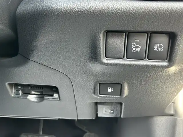 トヨタ Ｃ－ＨＲ G 香川県 2019(平31)年 2.5万km ホワイトパールクリスタルシャイン ワンオーナー/純正SDナビ/フルセグ/CD/DVD/BT/バックカメラ/モデリスタエアロ/社外19インチアルミ/セーフティセンス/レーダークルーズ/オートハイビーム/レーンキープ/ハーフレザーシート/シートヒータ―/ビルトインETC/BSM