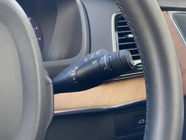 ボルボ ＸＣ９０ プラスB5 AWD 山梨県 2022(令4)年 3.1万km 銀／ガンＭ ワンオーナー　/Ｇｏｏｇｌｅナビ　/ＳＲ　/黒革　/全周囲カメラ　/カープレイ　/アンドロイドＡ　/ＢＴ　/Ｐバックドア　/パイロットＡ　/ＬＫＡ　/ＢＳＡ　/ＡＣＣ　/ＥＴＣ　/シートＨ　/Ｐシート　/ＬＥＤ　/Ａハイビーム　/保証書