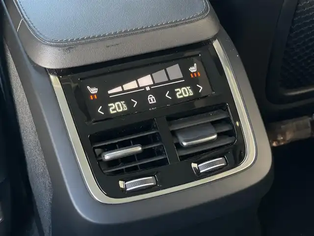 ボルボ ＸＣ９０ プラスB5 AWD 山梨県 2022(令4)年 3.1万km 銀／ガンＭ ワンオーナー　/Ｇｏｏｇｌｅナビ　/ＳＲ　/黒革　/全周囲カメラ　/カープレイ　/アンドロイドＡ　/ＢＴ　/Ｐバックドア　/パイロットＡ　/ＬＫＡ　/ＢＳＡ　/ＡＣＣ　/ＥＴＣ　/シートＨ　/Ｐシート　/ＬＥＤ　/Ａハイビーム　/保証書