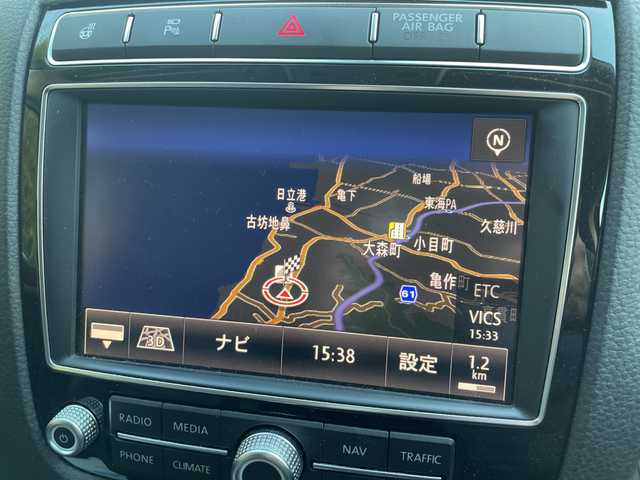 フォルクスワーゲン トゥアレグ V6 Bモーションテクノロジー 茨城県 2015(平27)年 8.6万km 黒 プリクラッシュセーフティシステム/純正ナビ/FM/AM/SD/AUX/Bluetooth接続/ワンセグTV/レザーシート/アダプティブクルーズコントロール/レーンキープアシスト/横滑り防止装置/アラウンドビューモニター/前後コーナーセンサー/パワーシート(D+N席)/メモリーシート(D席)/シートヒーター(D+N席)/ステアリングヒーター/ビルトインETC/保証書/取扱説明書