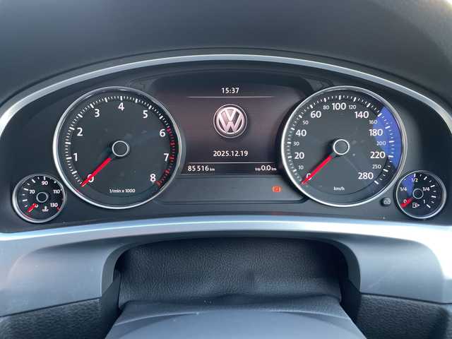 フォルクスワーゲン トゥアレグ V6 Bモーションテクノロジー 茨城県 2015(平27)年 8.6万km 黒 プリクラッシュセーフティシステム/純正ナビ/FM/AM/SD/AUX/Bluetooth接続/ワンセグTV/レザーシート/アダプティブクルーズコントロール/レーンキープアシスト/横滑り防止装置/アラウンドビューモニター/前後コーナーセンサー/パワーシート(D+N席)/メモリーシート(D席)/シートヒーター(D+N席)/ステアリングヒーター/ビルトインETC/保証書/取扱説明書