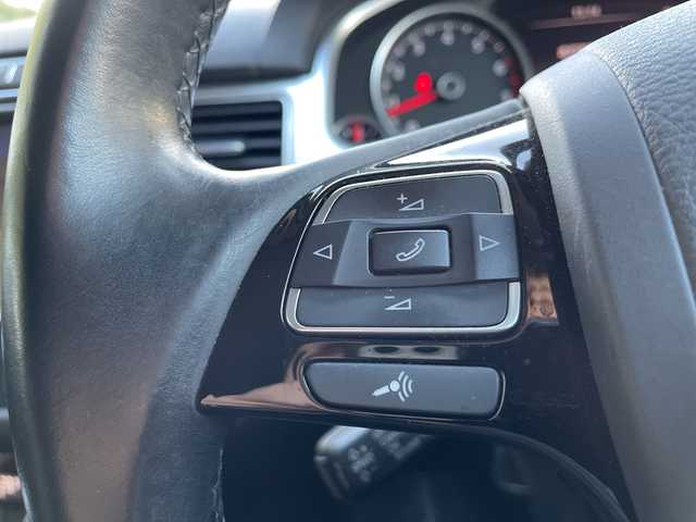 フォルクスワーゲン トゥアレグ V6 Bモーションテクノロジー 茨城県 2015(平27)年 8.6万km 黒 プリクラッシュセーフティシステム/純正ナビ/FM/AM/SD/AUX/Bluetooth接続/ワンセグTV/レザーシート/アダプティブクルーズコントロール/レーンキープアシスト/横滑り防止装置/アラウンドビューモニター/前後コーナーセンサー/パワーシート(D+N席)/メモリーシート(D席)/シートヒーター(D+N席)/ステアリングヒーター/ビルトインETC/保証書/取扱説明書