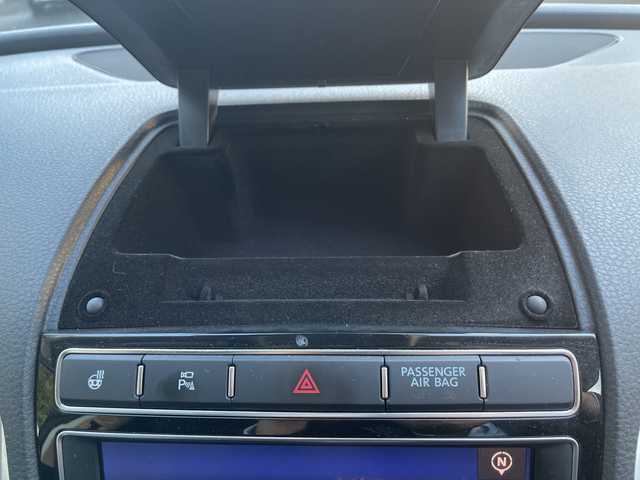 フォルクスワーゲン トゥアレグ V6 Bモーションテクノロジー 茨城県 2015(平27)年 8.6万km 黒 プリクラッシュセーフティシステム/純正ナビ/FM/AM/SD/AUX/Bluetooth接続/ワンセグTV/レザーシート/アダプティブクルーズコントロール/レーンキープアシスト/横滑り防止装置/アラウンドビューモニター/前後コーナーセンサー/パワーシート(D+N席)/メモリーシート(D席)/シートヒーター(D+N席)/ステアリングヒーター/ビルトインETC/保証書/取扱説明書