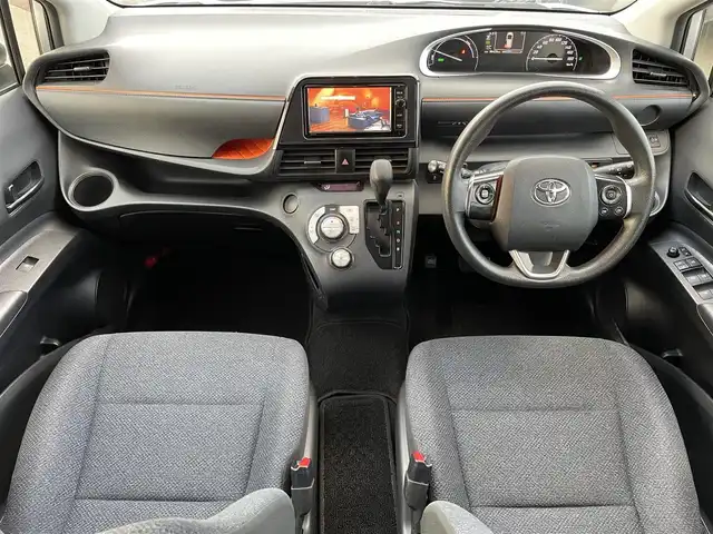 トヨタ シエンタ ハイブリッド X 東京都 2016(平28)年 9.6万km シルバーM セーフティセンス/プリクラッシュセーフティ/レーンキープアシスト/オートハイビーム/純正SDナビ/CD/DVD/BT/AM/FM/TV/バックカメラ/片側パワースライドドア/ETC