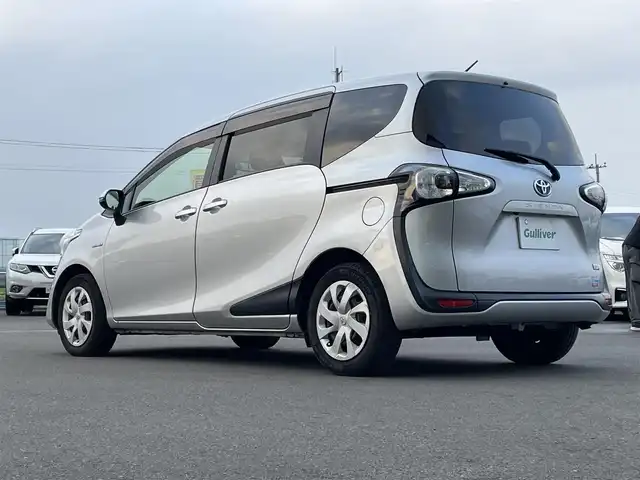 トヨタ シエンタ ハイブリッド X 東京都 2016(平28)年 9.6万km シルバーM セーフティセンス/プリクラッシュセーフティ/レーンキープアシスト/オートハイビーム/純正SDナビ/CD/DVD/BT/AM/FM/TV/バックカメラ/片側パワースライドドア/ETC