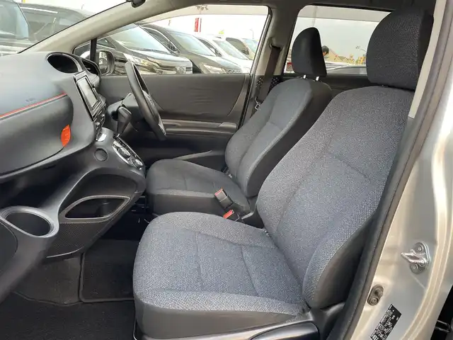 トヨタ シエンタ ハイブリッド X 東京都 2016(平28)年 9.6万km シルバーM セーフティセンス/プリクラッシュセーフティ/レーンキープアシスト/オートハイビーム/純正SDナビ/CD/DVD/BT/AM/FM/TV/バックカメラ/片側パワースライドドア/ETC