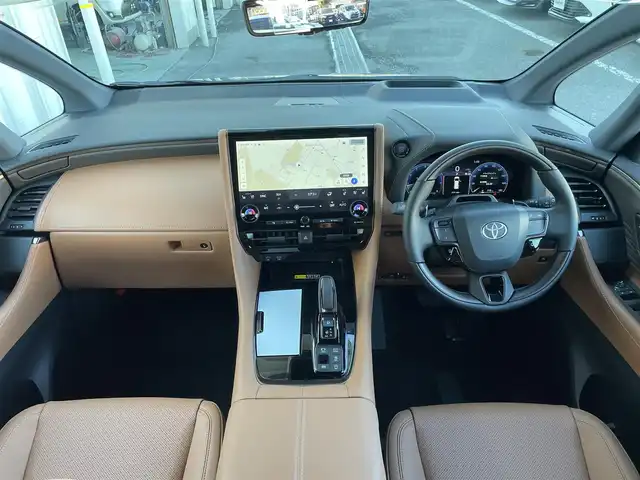 トヨタ ヴェルファイア Z プレミア 東京都 2025(令7)年 0.1千km シルバー 登録済未使用車　/純正１４型ＤＡナビ＆フルセグ/・BluetoothAudio/USB/HDMI/・AppleCarPlay/AndroidAuto/サンセットブラウンレザーシート/・前席シートヒーター/・オットマン/・２列目エグゼクティブシート/左右独立ムーンルーフ　/ユニバーサルステップ　/セーフティセンス　/（予防安全技術）/・プリクラッシュセーフティ/・アダプティブハイビームアシスト/・ロードサインアシスト/・レーダークルーズコントロール　/・レーンチェンジアシスト/・レーントレーンシングアシスト/ブラインドスポットモニター　/３眼ＬＥＤヘッドライト/デジタルインナーミラー/スマートキー/保証書＆取説