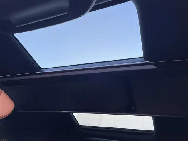 トヨタ ヴェルファイア Z プレミア 東京都 2025(令7)年 0.1千km シルバー 登録済未使用車　/純正１４型ＤＡナビ＆フルセグ/・BluetoothAudio/USB/HDMI/・AppleCarPlay/AndroidAuto/サンセットブラウンレザーシート/・前席シートヒーター/・オットマン/・２列目エグゼクティブシート/左右独立ムーンルーフ　/ユニバーサルステップ　/セーフティセンス　/（予防安全技術）/・プリクラッシュセーフティ/・アダプティブハイビームアシスト/・ロードサインアシスト/・レーダークルーズコントロール　/・レーンチェンジアシスト/・レーントレーンシングアシスト/ブラインドスポットモニター　/３眼ＬＥＤヘッドライト/デジタルインナーミラー/スマートキー/保証書＆取説